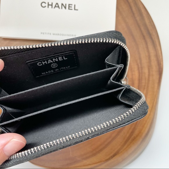 *SOLD*Chanel camellia coin purse - Picture 3 of 4